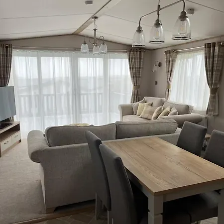 Stunning With Sea And Country Views, Sleeps 6 *