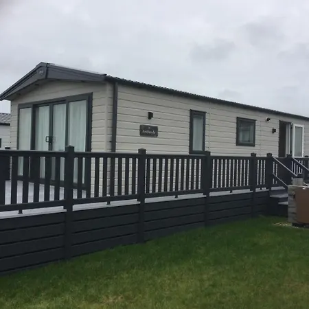 Stunning With Sea And Country Views, Sleeps 6 * 뉴키